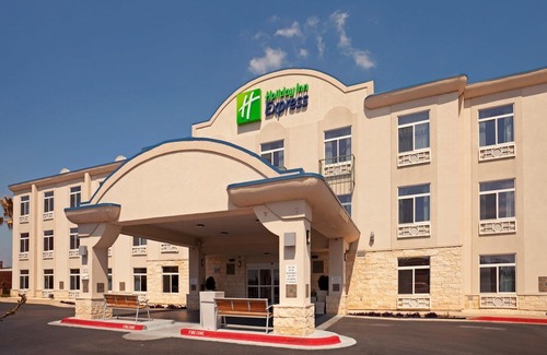 Bastrop Hotel | Holiday Inn Express Hotel and Suites Bastrop, an Ihg Hotel