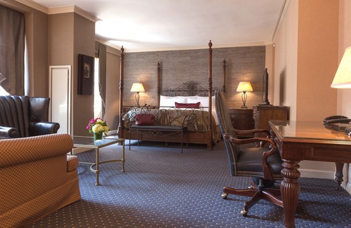 Near North Side Hotel | The Whitehall Hotel