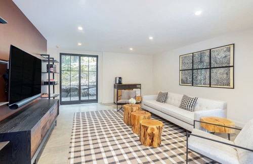 Mountain Village House | Special Rates on 5+ Night Stays: MOUNTAIN MODERN RUSTIC