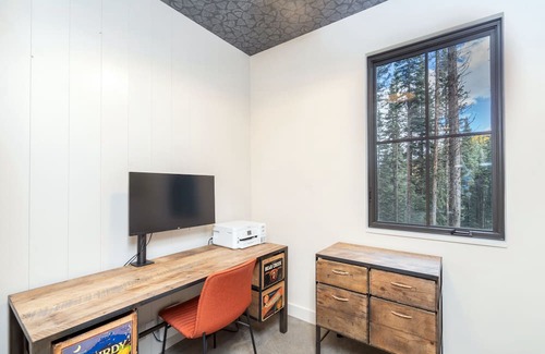 Mountain Village House | Special Rates on 5+ Night Stays: MOUNTAIN MODERN RUSTIC