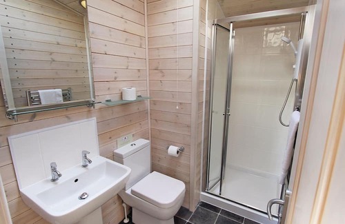 Alford Cabin | Lodge with one double and two twin.