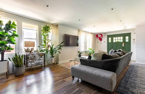Greenwood House | Location-Location in EAST NASHVILLE. HOT TUB & lots of amenities!