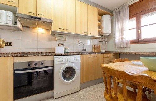 Torredembarra House | Wonderful villa for 7 people with pool, WIFI, TV and patio