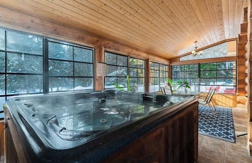 Fiddler Lake Resort House | Fiddler Lake Resort Chalet: Private Jacuzzi &Sauna