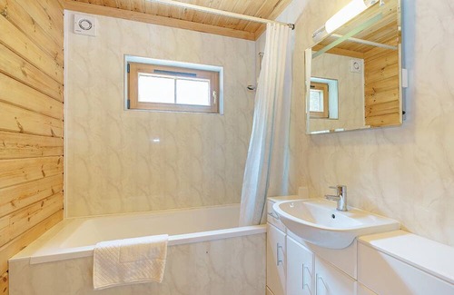 Ledbury Cabin | 2 bedroom accommodation in Ledbury