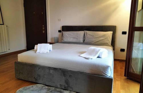 Zona Padova Apartment | Casa Atene _ Luminoso Appartamento su due livelli a Milano