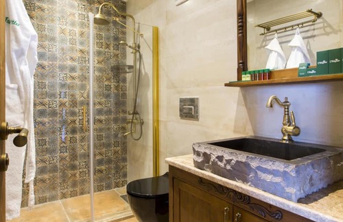 Orhangazi House | Luxurious Suits with Private Pool and Jacuzzi