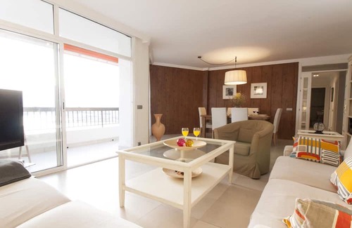 La Malagueta Apartment | Apartment Málaga, 4 bedrooms, 7 persons