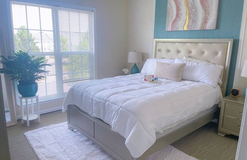 Fairfax Condo | Resort-style suite in Fairfax