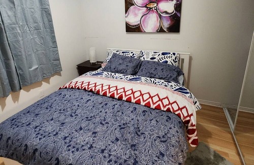 Churchill Meadows Apartment | Lovely Cozy Condo with Private entrance. Close to Mall & Restaurants