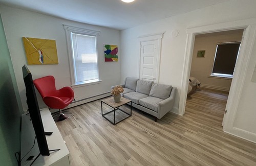 Port Chester Apartment | Entire 2 Bed-room Roomy Apartment ~ 1 min to Train for NYC