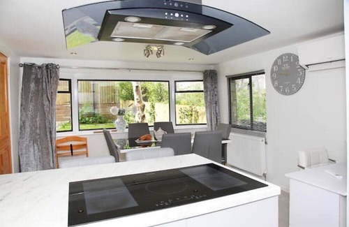 Westleigh House | Wood Lodge. Private retreat great outdoor space, right on the Tarka Trail.