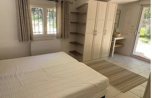 Mejannes-le-Clap House | Holiday home - 7-8 person(s) - quiet - large fenced property
