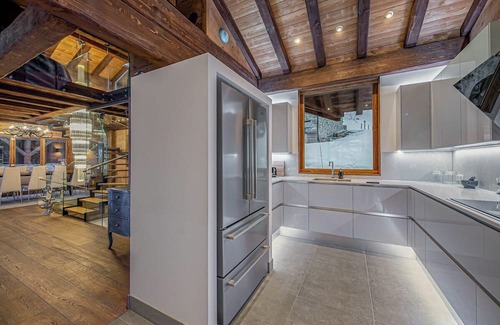 Les Belleville Ski Chalet | Chalet Severine - Six Bedroom Chalet, Sleeps 12