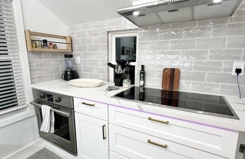 Washington Ave./ Memorial Park House | Cozy Quiet Home! PET FRIENDLY! Back to School 2025 Special!