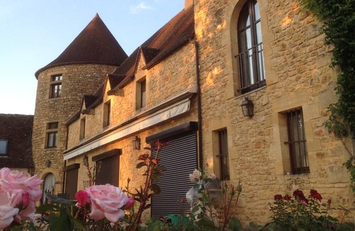 Sarlat-la-Caneda House | In the heart of the tourist sites MANOIR SWIMMING POOL 6 Ch-6 sb, WIFI + HOUSEHOLD INCLUDED
