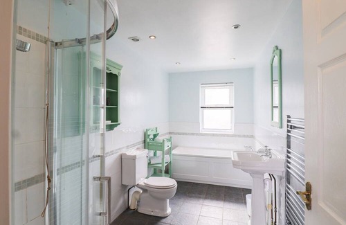 Palnackie Cottage | HEREFORD COTTAGE, pet friendly, with hot tub in Dalbeattie