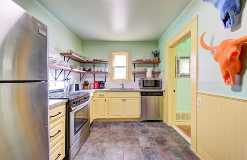 Central Oklahoma City House | Canary Cottage-brighten your stay-central NW OKC