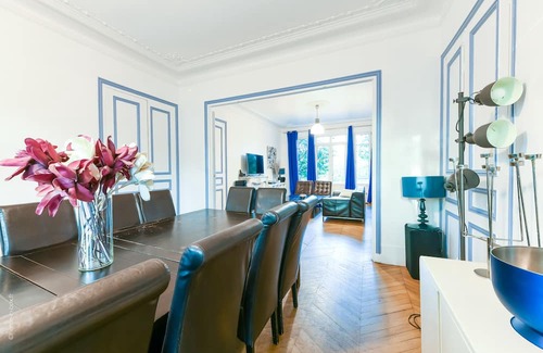 Champrosay House | middle-class house