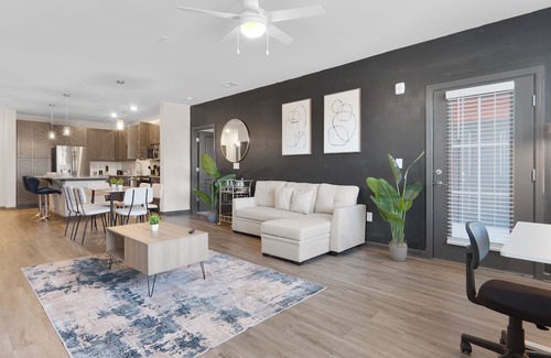 North Raleigh Apartment | Luxe King 3BR Suite in North Raleigh