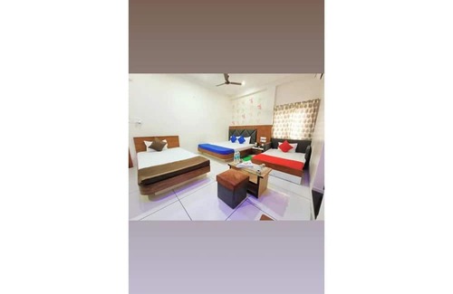 Maheshwar Hotel | Hotel Shree Rajrajeshwar Palace