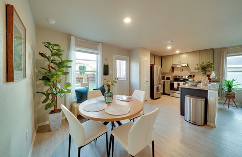 San Antonio Cottage | Easy Access to Dtwn San Antonio: Suburban Home