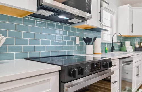 Tranquil Harbour House | New Listing Lux Beach House Dog Friendly