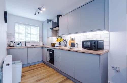 Crewe Apartment | 11 Salisbury Close