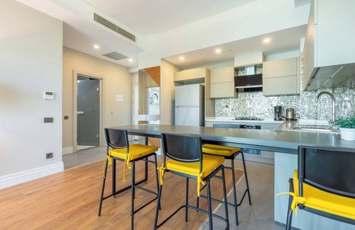Lara Condo | Maxi Sirius Town