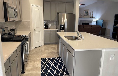 Atascocita House | Huge family friendly 2 story house with 4 large bedrooms in Atascocita!