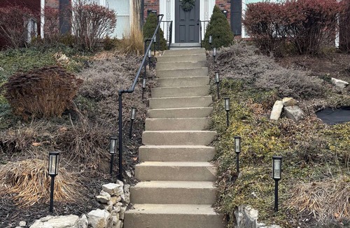 Downtown Omaha Apartment | Charming newly furnished Midtown colonial 5 minutes from UNMC, UNO, Blackstone.