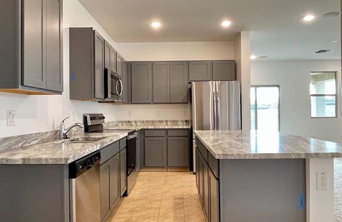 Waddell House | Charming 3-bedroom house in Waddell with AC
