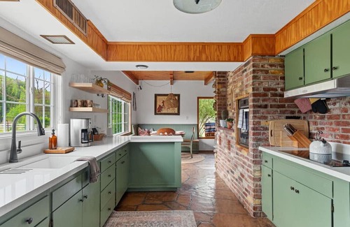 Cornville House | The Vineyard House Pool & Spa + Oak Creek Access