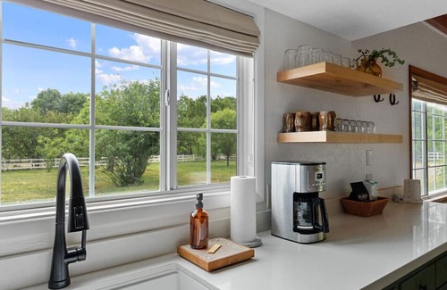 Cornville House | The Vineyard House Pool & Spa + Oak Creek Access