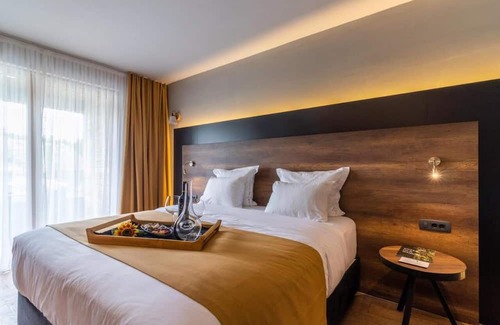 Centar Hotel | Next Door Park