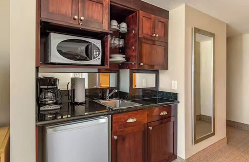 Virginia Beach Condo | Ocean Beach Club, a Hilton Vacation Club Studio Unit Saturday Check-In