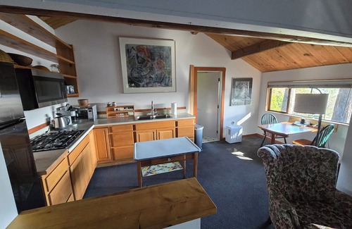 Cottage Lake Cottage | Cozy Coldsprings Cottage Under the Towering Firs