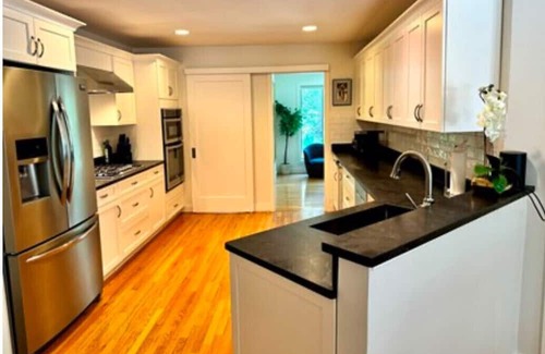 Oak Bluffs House | Charming 4 Bedroom Heated Pool Outdoor Dining w/Sound System in Oak Bluffs