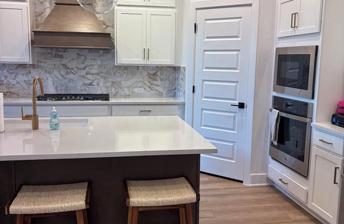 Austin House | Charming and luxurious 1-bedroom house in enchanting Austin with WiFi and Cozy.