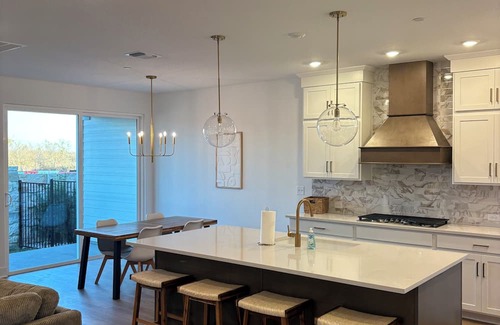 Austin House | Charming and luxurious 1-bedroom house in enchanting Austin with WiFi and Cozy.
