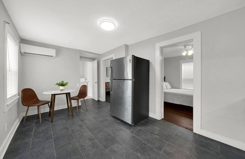 Washington Ave./ Memorial Park House | Location is 100! 2B/1B in Heart of Htx!