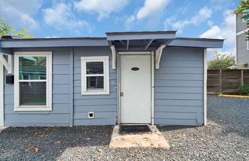 Washington Ave./ Memorial Park House | Location is 100! 2B/1B in Heart of Htx!