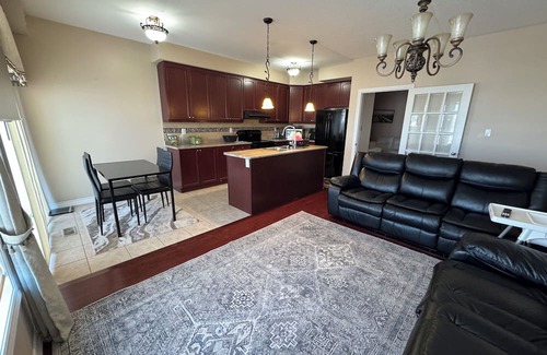 Halton Regional Municipality House | Cozy & Fully Furnished 3-Bedroom Home – Perfect for Short Stays!