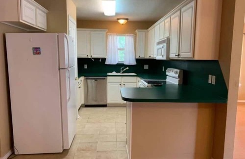 West Tawakoni House | Lake house. One bedroom with walking closet. Shared bath with his/her vanity