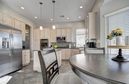 Greenfield Lakes House | Spacious 4-bedroom house in marvelous Gilbert