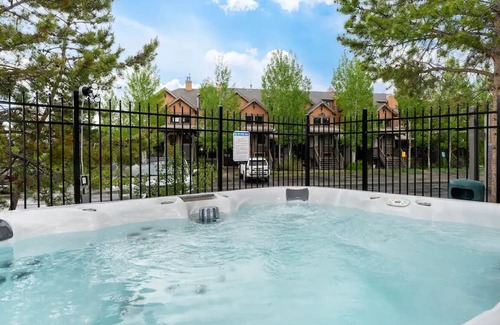 Silvercreek Condo | Lucky Horse - Cozy 1 BR/1BA ski in/ski out condo in Granby Ranch