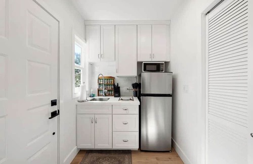 East Sacramento Apartment | SK Living | East Sac | Studio | 2nd Floor