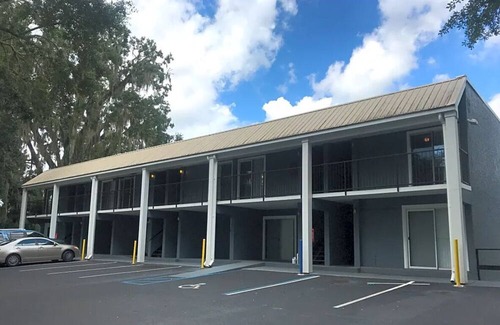 Tallahassee Apartment | Centrally Located 2bd/1.5 Bath Apartment Mins Away from FSU/FAMU/TSU