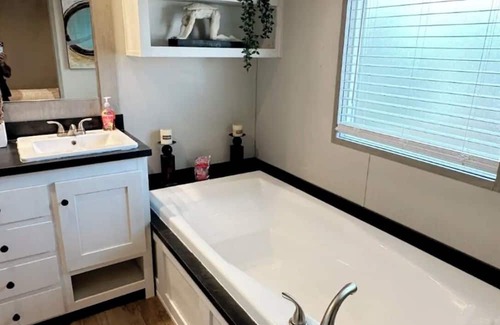 Bacliff House | Retreat by the bay