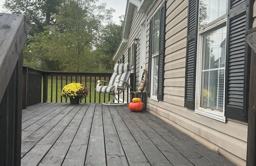 Montgomery House | Spacious house with an open floor plan. Family friendly. Serene back yard.